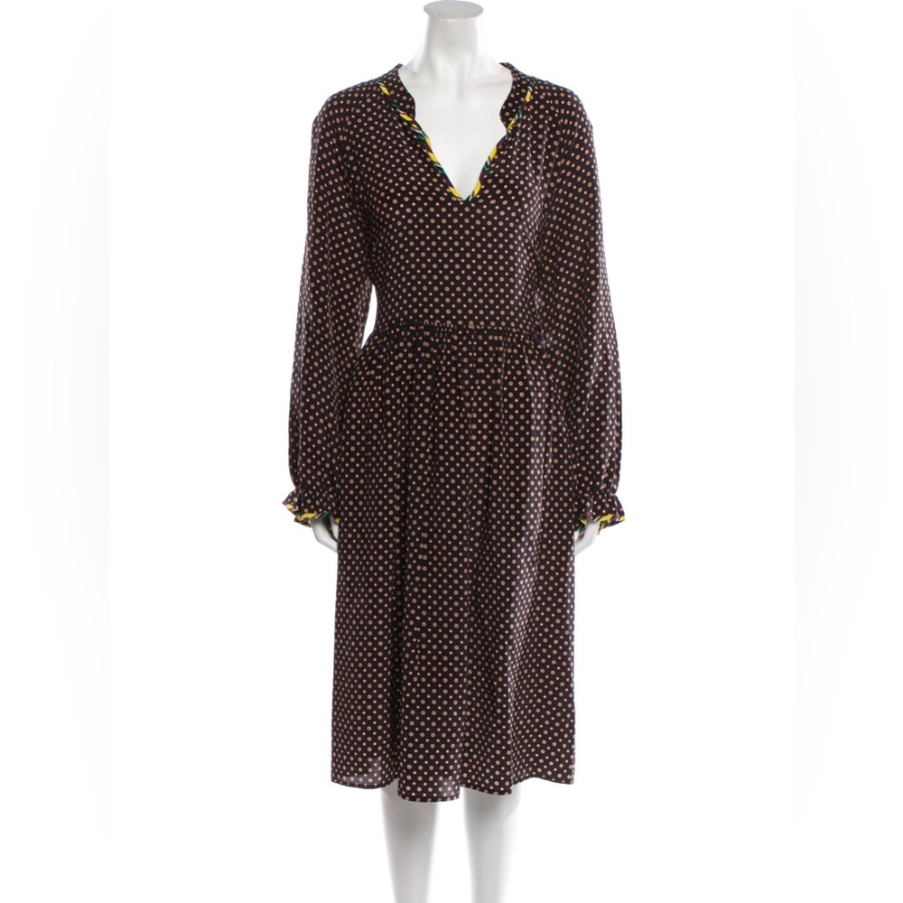 Opening Ceremony
Silk Midi Length Dress
Size: M worn 2 times no shows of ware.